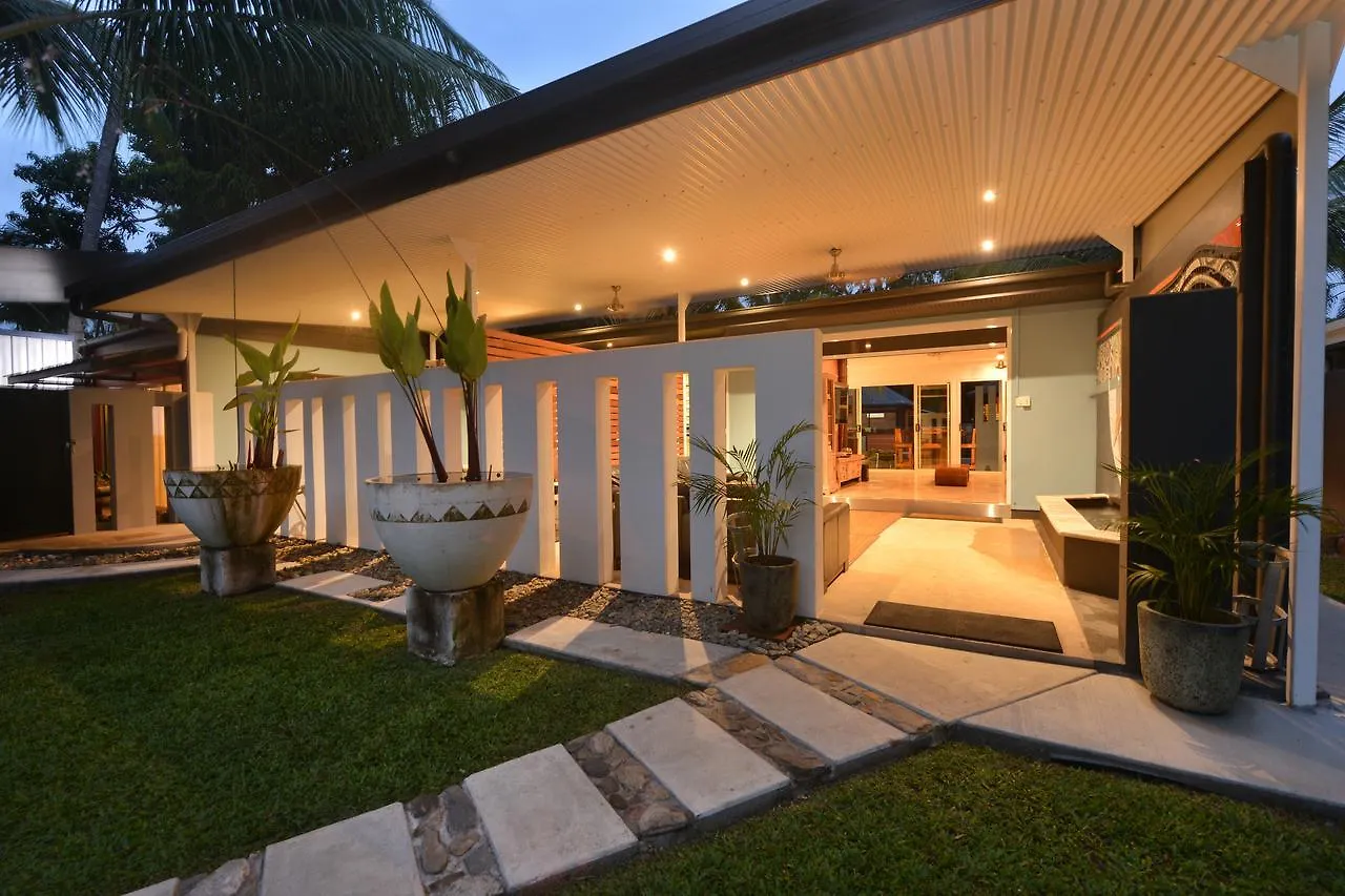 The Coconut Hut Villa Port Douglas