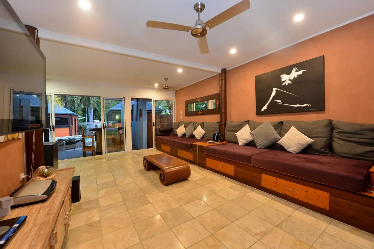 Holiday home The Coconut Hut Villa Port Douglas Australia