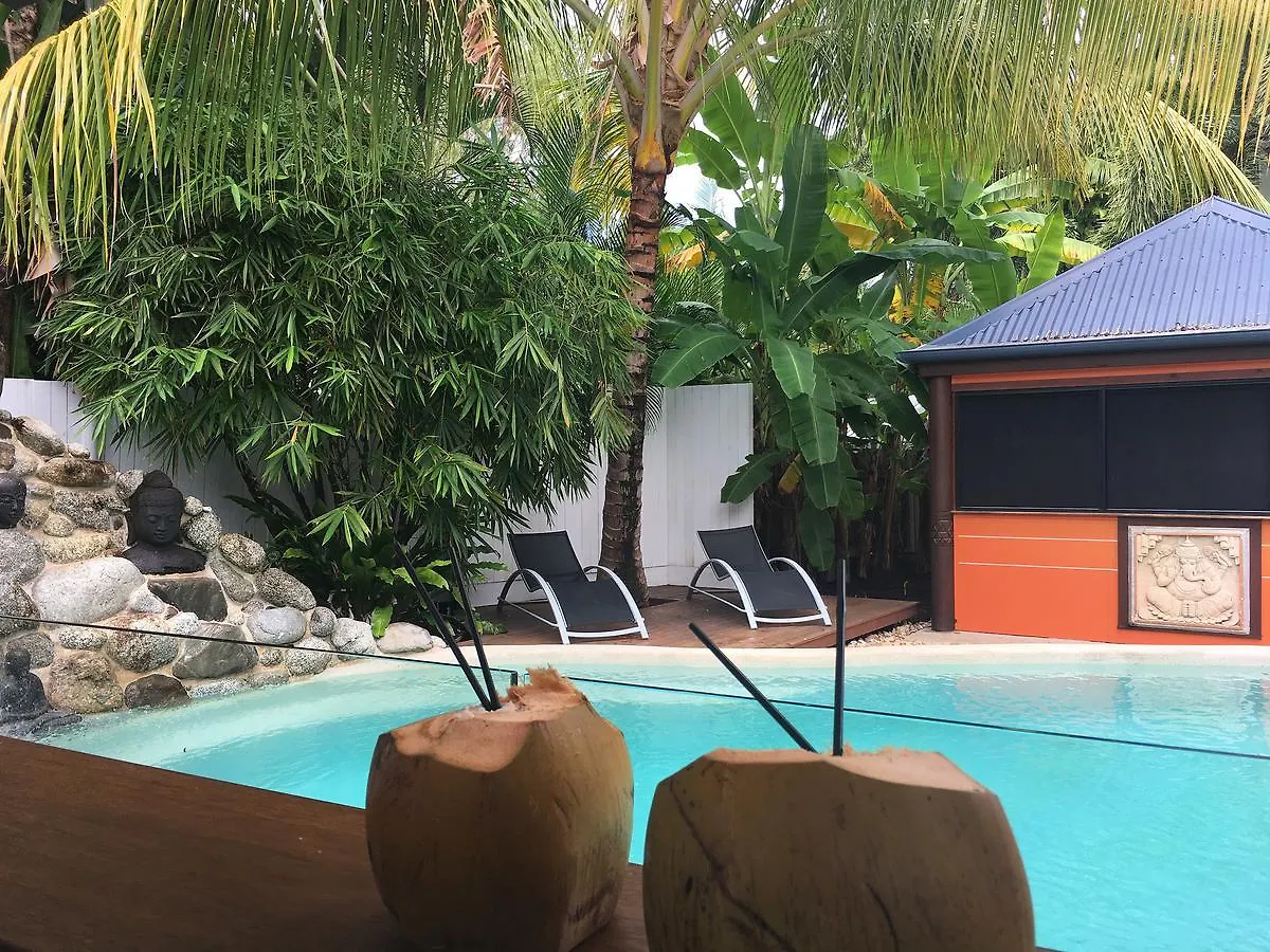 The Coconut Hut Villa Port Douglas 0*,  Australia