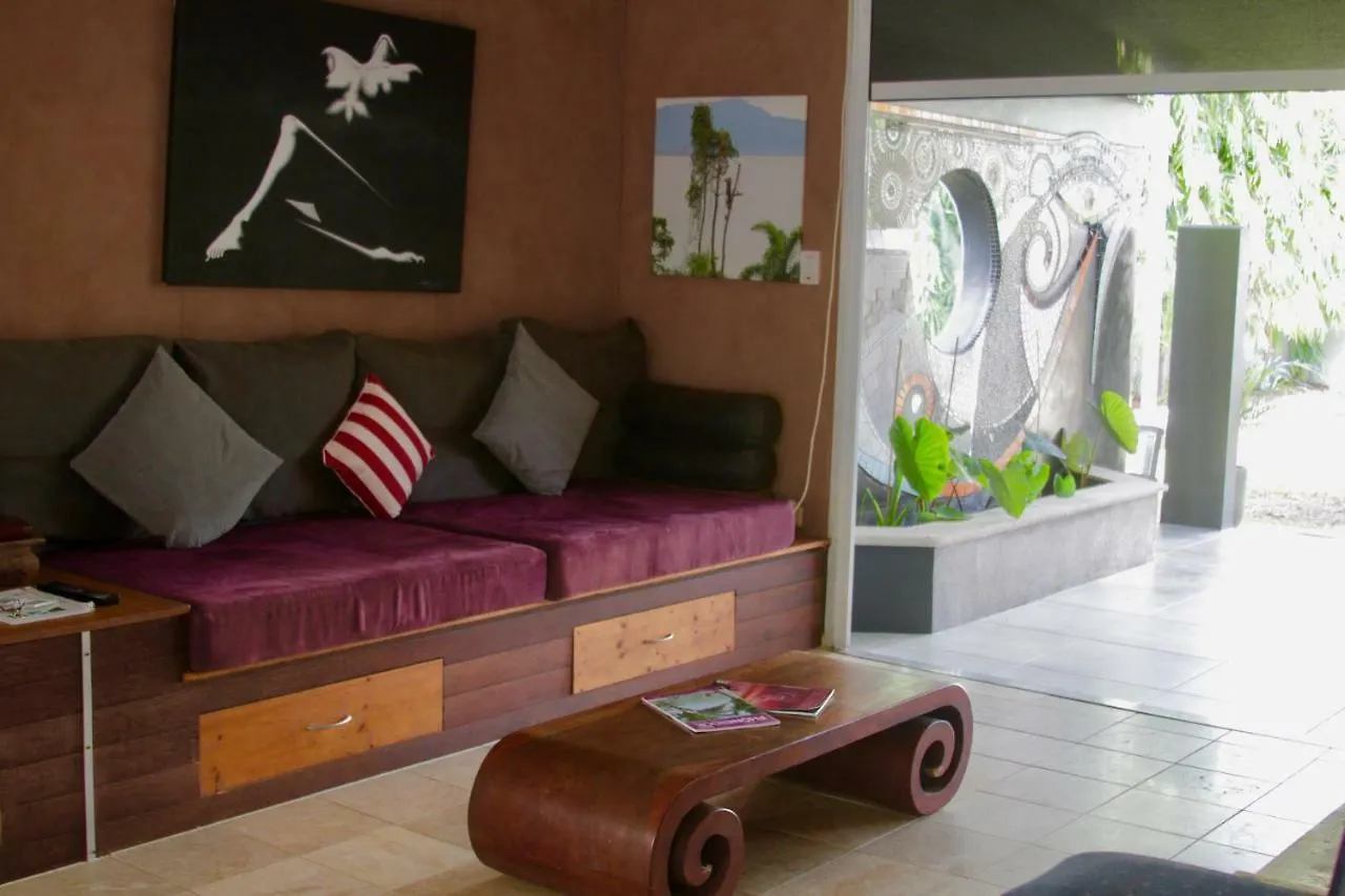 The Coconut Hut Villa Port Douglas Holiday home